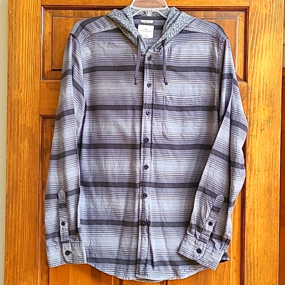 American Eagle Mens Casual button down light flannel shirt with hood Sz Med